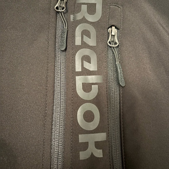 Reebok Men’s Black Softshell Full-Zip Jacket Size XL New Condition - Picture 3 of 4